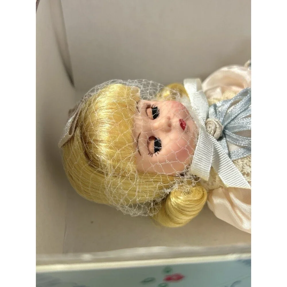 Vintage 2000 Madame Alexander 8